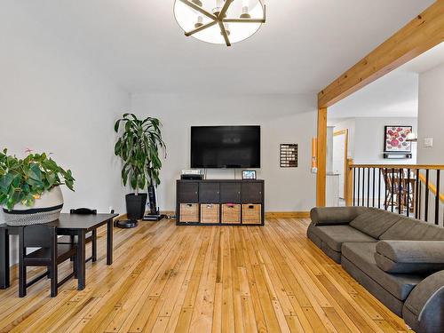 Salon - 15 Rue Boivin, Labelle, QC - Indoor Photo Showing Living Room