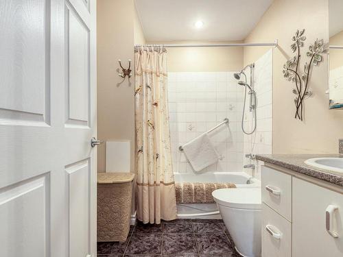 Salle de bains - 2250 Rue Cardin, Drummondville, QC - Indoor Photo Showing Bathroom