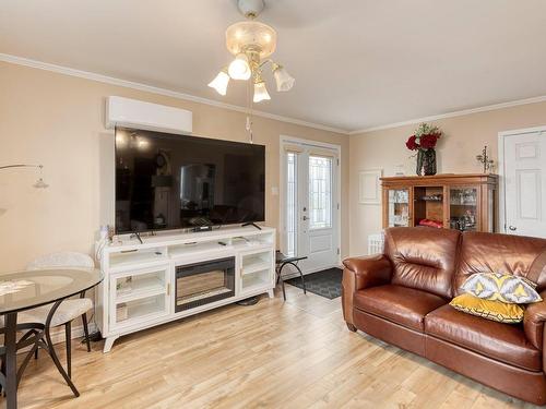 Salon - 2250 Rue Cardin, Drummondville, QC - Indoor Photo Showing Living Room