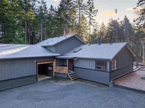 4715 Anderson Ave, Bowser, BC 