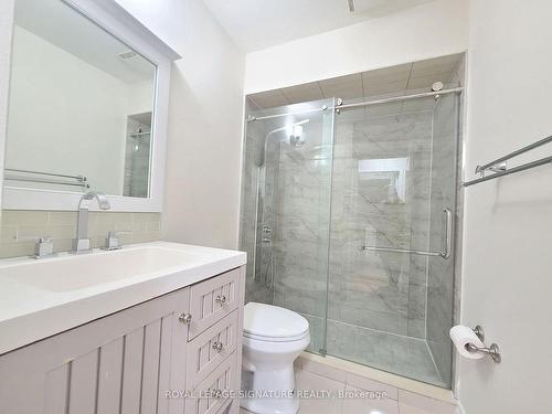 54 Wyper Sq, Toronto, ON - Indoor Photo Showing Bathroom