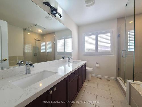 54 Wyper Sq, Toronto, ON - Indoor Photo Showing Bathroom