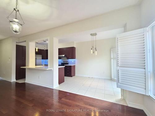 54 Wyper Sq, Toronto, ON - Indoor Photo Showing Kitchen