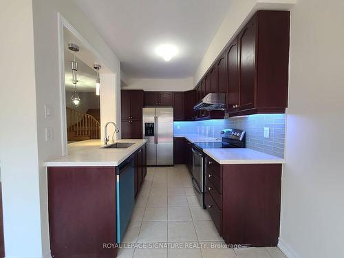 54 Wyper Sq, Toronto, ON - Indoor Photo Showing Kitchen