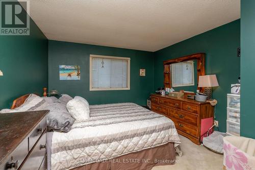 35 Parkland Crescent, Kitchener, ON - Indoor Photo Showing Bedroom