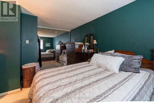 35 Parkland Crescent, Kitchener, ON - Indoor Photo Showing Bedroom