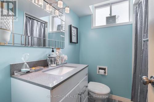 35 Parkland Crescent, Kitchener, ON - Indoor Photo Showing Bathroom