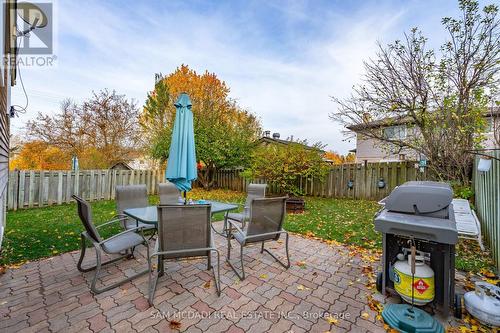 35 Parkland Crescent, Kitchener, ON - Outdoor