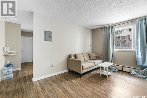 2119 Osler Street, Regina, SK - Indoor Photo Showing Living Room