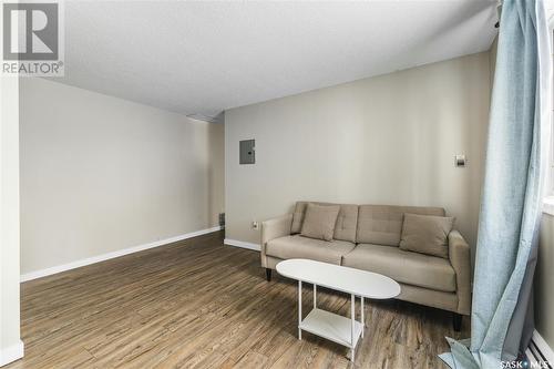 2119 Osler Street, Regina, SK - Indoor Photo Showing Living Room