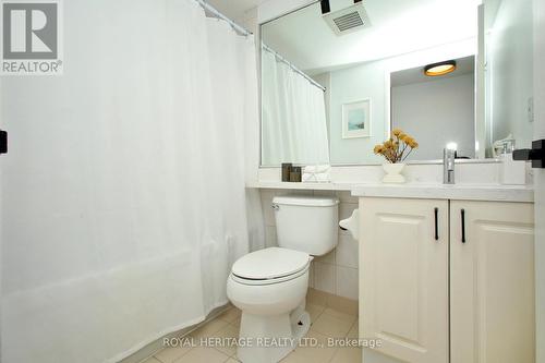 1505 - 18 Lee Centre Drive, Toronto, ON - Indoor Photo Showing Bathroom