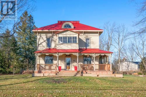 77 Queen Street W, North Dundas, ON - Outdoor With Deck Patio Veranda