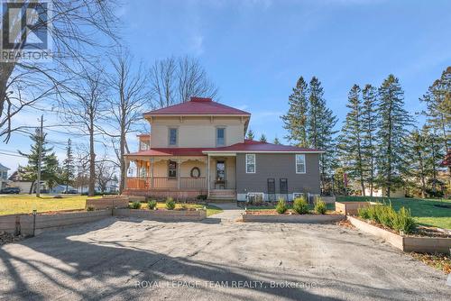 77 Queen Street W, North Dundas, ON - Outdoor With Deck Patio Veranda