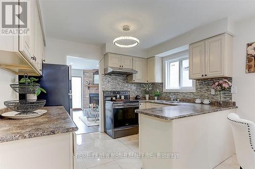 23 Martlesham Road, Markham, ON - Indoor Photo Showing Kitchen With Double Sink