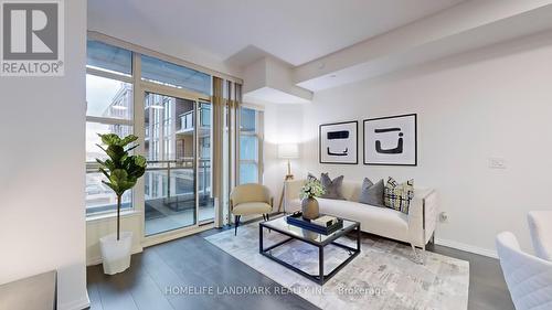 340 - 540 Bur Oak Avenue, Markham, ON - Indoor Photo Showing Living Room