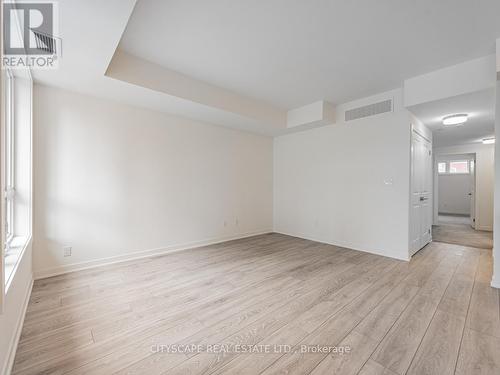 5 - 4015 Hickory Drive, Mississauga, ON - Indoor Photo Showing Other Room