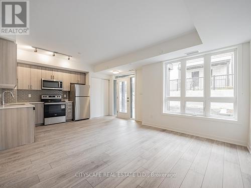 5 - 4015 Hickory Drive, Mississauga, ON - Indoor Photo Showing Kitchen