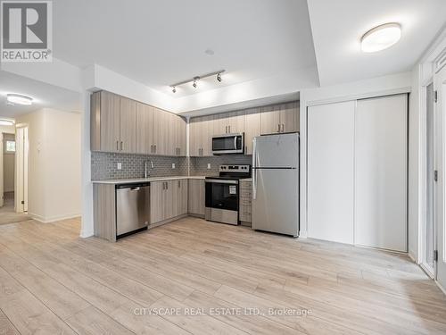 5 - 4015 Hickory Drive, Mississauga, ON - Indoor Photo Showing Kitchen