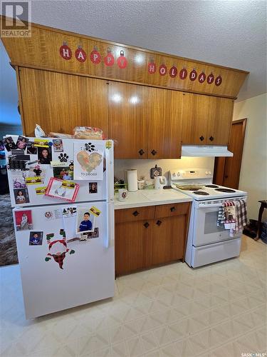 903 Elsinore Street, Whitewood, SK - Indoor Photo Showing Kitchen