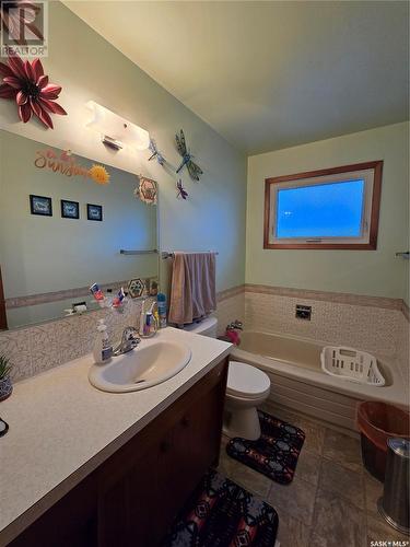 903 Elsinore Street, Whitewood, SK - Indoor Photo Showing Bathroom