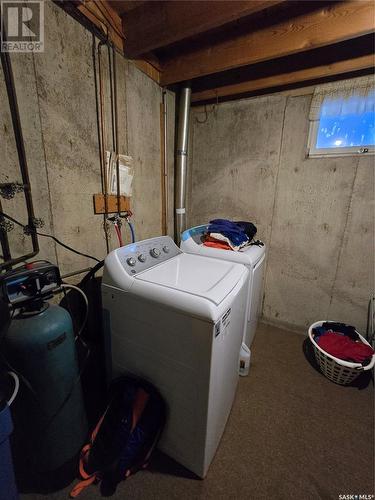 903 Elsinore Street, Whitewood, SK - Indoor Photo Showing Laundry Room