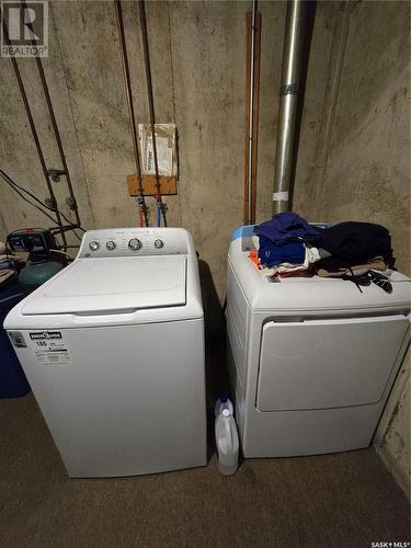 903 Elsinore Street, Whitewood, SK - Indoor Photo Showing Laundry Room