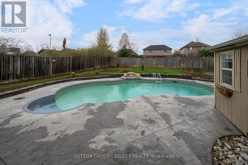 305 Skyline Avenue, London, ON - Outdoor With In Ground Pool With Backyard