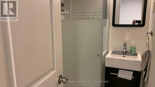 131 Linwell Road, St. Catharines (443 - Lakeport), ON - Indoor Photo Showing Bathroom