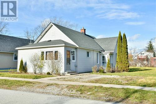 228 Courtwright Street, Fort Erie (332 - Central), ON - Outdoor