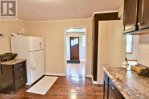 228 Courtwright Street, Fort Erie (332 - Central), ON - Indoor Photo Showing Kitchen