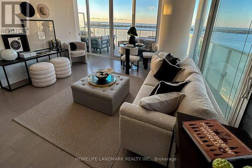 2304 - 15 Queens Quay E, Toronto, ON - Indoor Photo Showing Living Room