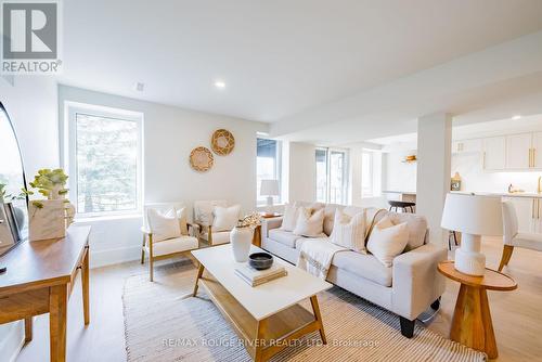 29 Tidewater Crescent, Whitby, ON - Indoor Photo Showing Living Room