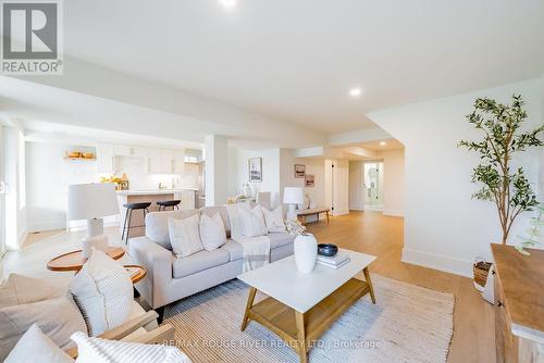 29 Tidewater Crescent, Whitby, ON - Indoor Photo Showing Living Room