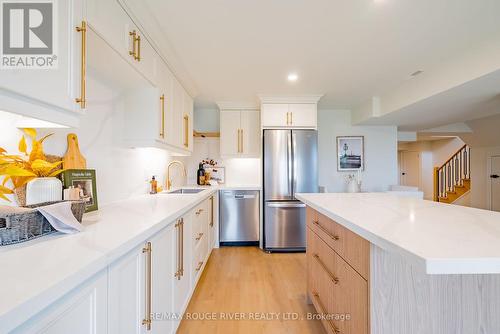 29 Tidewater Crescent, Whitby, ON - Indoor Photo Showing Kitchen