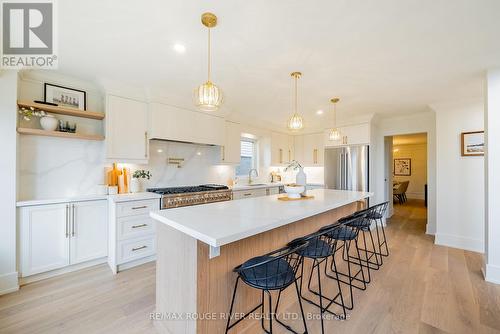 29 Tidewater Crescent, Whitby, ON - Indoor Photo Showing Kitchen With Upgraded Kitchen