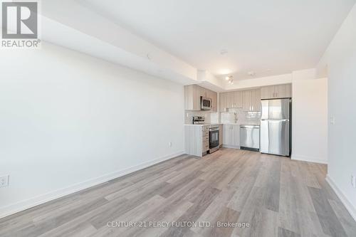 313 - 1435 Celebration Drive, Pickering, ON - Indoor Photo Showing Kitchen