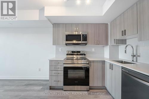 313 - 1435 Celebration Drive, Pickering, ON - Indoor Photo Showing Kitchen