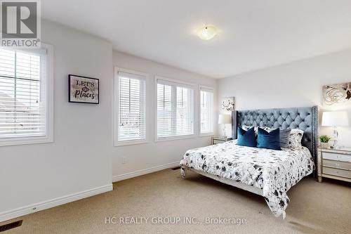 86 Robb Thompson Road, East Gwillimbury, ON - Indoor Photo Showing Bedroom