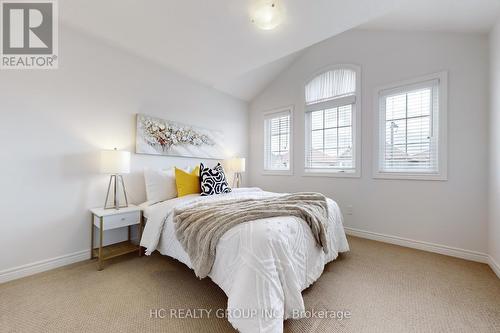 86 Robb Thompson Road, East Gwillimbury, ON - Indoor Photo Showing Bedroom