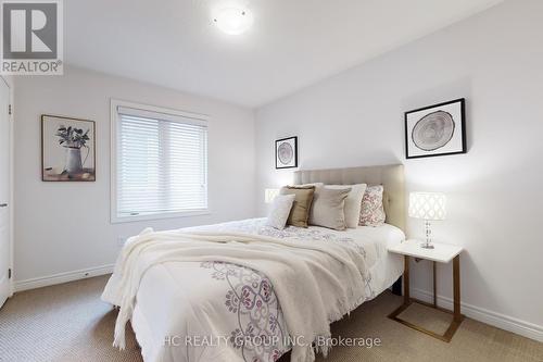 86 Robb Thompson Road, East Gwillimbury, ON - Indoor Photo Showing Bedroom