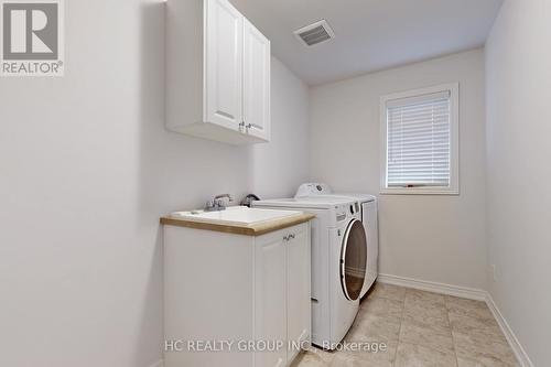 86 Robb Thompson Road, East Gwillimbury, ON - Indoor Photo Showing Laundry Room