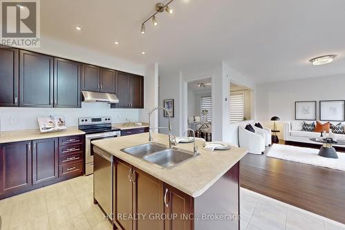 86 Robb Thompson Road, East Gwillimbury, ON - Indoor Photo Showing Kitchen With Double Sink