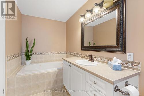 514 Louis Toscano Drive, Ottawa, ON - Indoor Photo Showing Bathroom