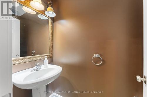 514 Louis Toscano Drive, Ottawa, ON - Indoor Photo Showing Bathroom