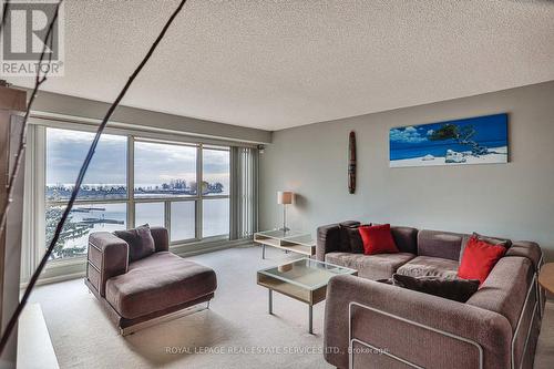 505 - 2267 Lake Shore Boulevard W, Toronto, ON - Indoor Photo Showing Living Room