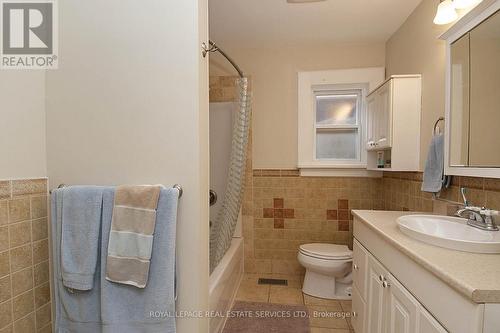 37 Seventeenth Street, Toronto, ON - Indoor Photo Showing Bathroom