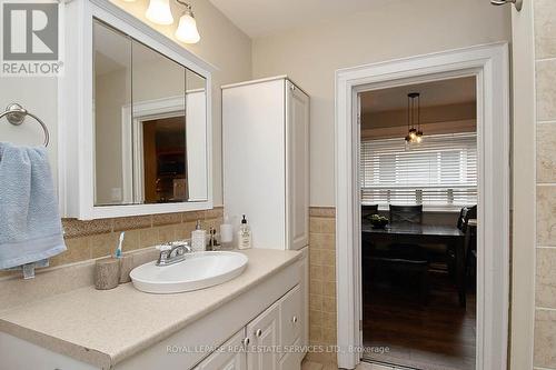 37 Seventeenth Street, Toronto, ON - Indoor Photo Showing Bathroom