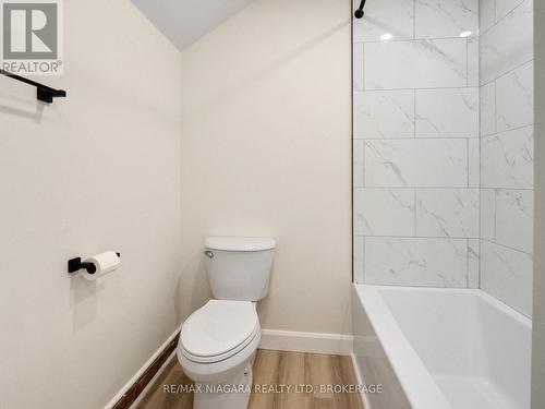 Unit #2 - 132 Waterloo Street, Fort Erie (332 - Central), ON - Indoor Photo Showing Bathroom