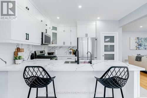 2380 New Providence Street, Oshawa, ON - Indoor Photo Showing Kitchen With Upgraded Kitchen