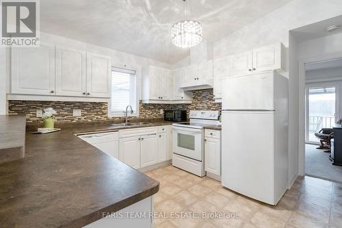 6 Nature Trail Road, Innisfil, ON - Indoor Photo Showing Kitchen With Double Sink